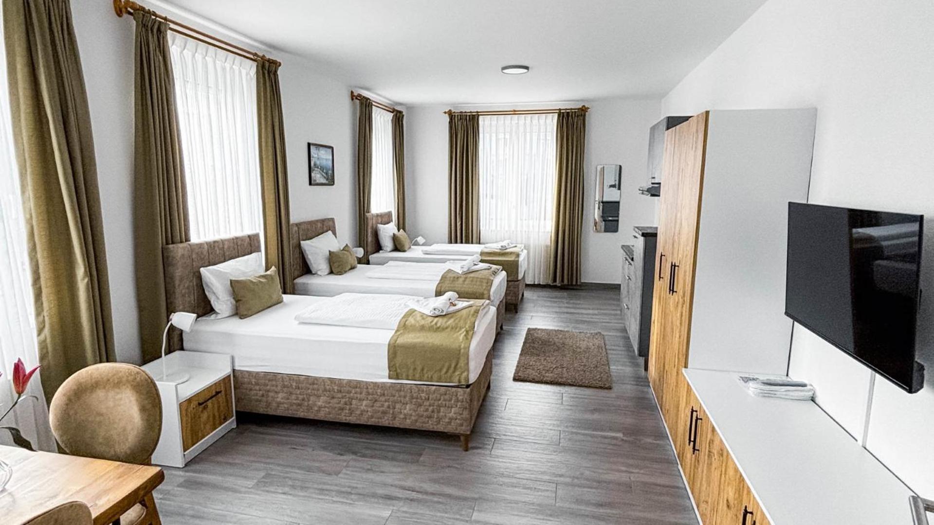 E&B Hotel Korb Екстериор снимка