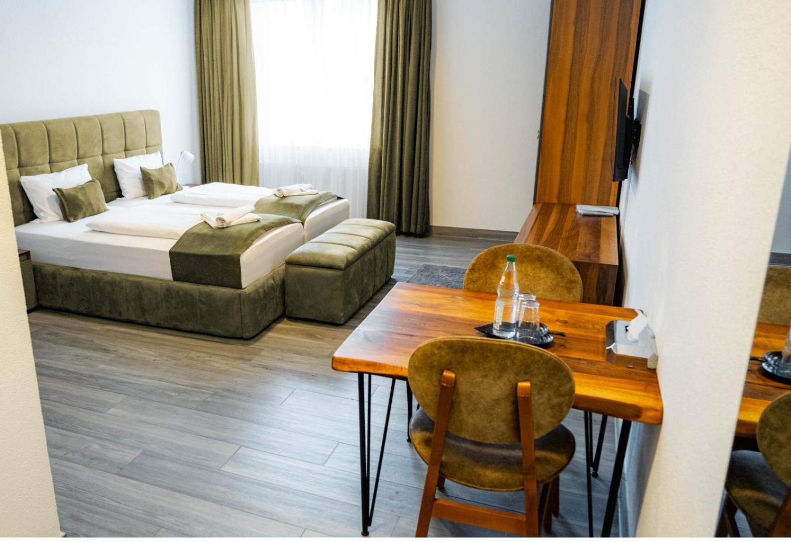 E&B Hotel Korb Екстериор снимка