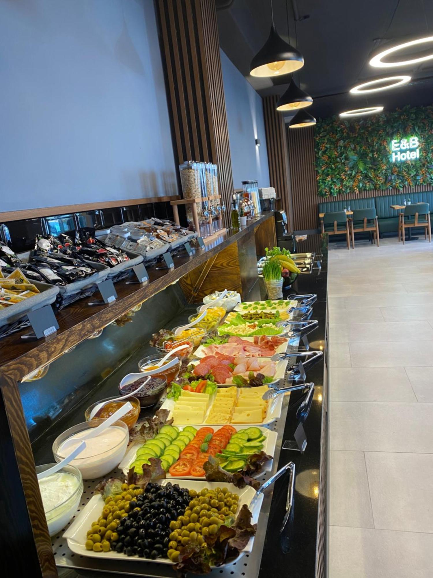 E&B Hotel Korb Екстериор снимка